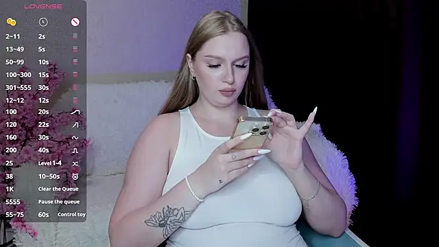Snapshot of MichelleMiler chatting on 4, 7, 2026 MichelleMiler online show from 4, 7, 2026