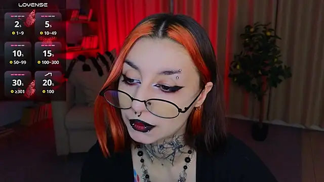 Snapshot of Mistress__Marcelline chatting on 15, 6, 2026 Mistress Marcelline online show from 15, 6, 2026
