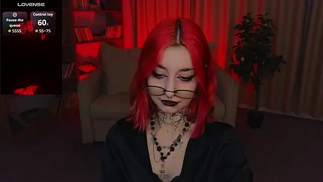 Snapshot of Mistress__Marcelline chatting on 18, 7, 2026 Mistress Marcelline online show from 18, 7, 2026