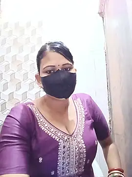 Snapshot of varnika chatting on 12, 5, 2026 varnika online show from 12, 5, 2026