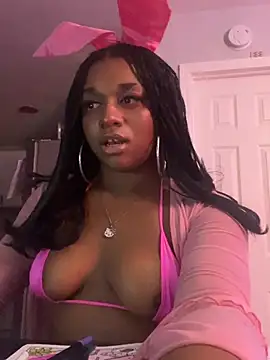 Snapshot of XKimmyGreen chatting on 4, 4, 2026 XKimmyGreen online show from 4, 4, 2026