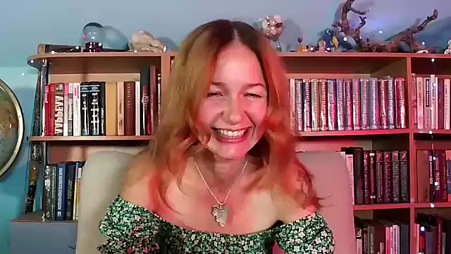 Snapshot of Foxilady357 chatting on 9, 9, 2025 Foxilady357 online show from 9, 9, 2025