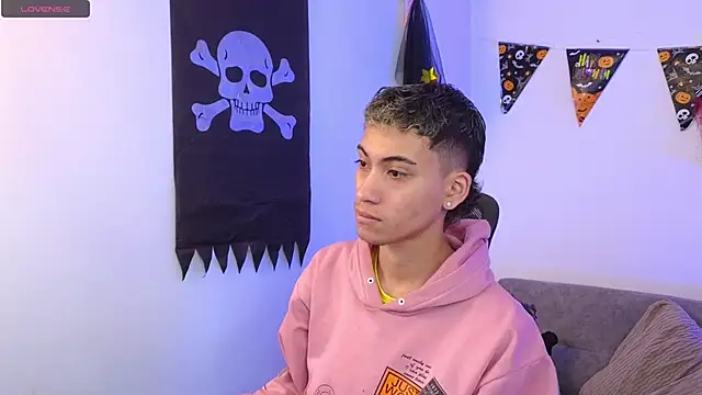 yulian vasquez online show from 17, 10, 2025