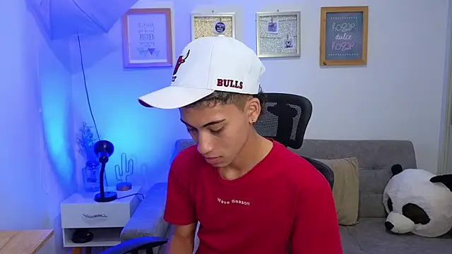 yulian vasquez online show from 20, 11, 2025