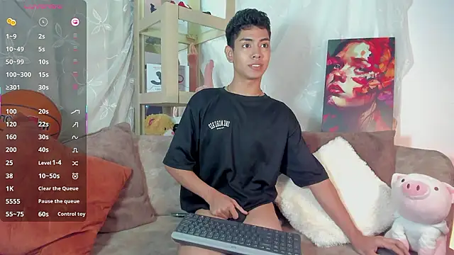 LoganTwink18 online show from 28, 3, 2026