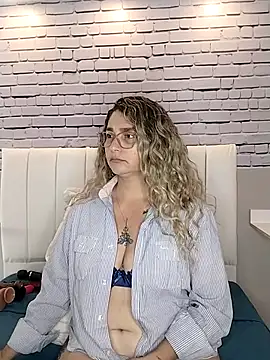 MelanyVegas online show from 17, 9, 2025