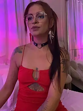 Snapshot of TayllorSweet_ chatting on 28, 4, 2026 TayllorSweet online show from 28, 4, 2026