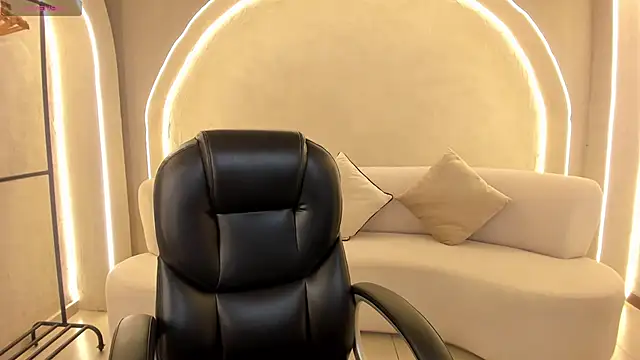 AmbarJames  online show from 10, 11, 2025