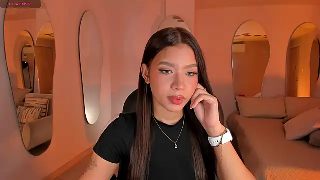 Snapshot of SophieHouston_ chatting on 25, 6, 2026 SophieHouston online show from 25, 6, 2026