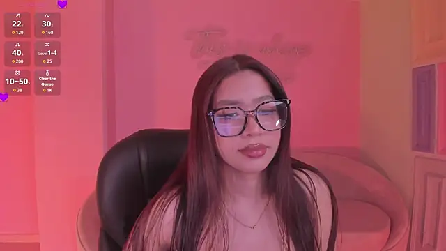Snapshot of SophieHouston_ chatting on 7, 7, 2026 SophieHouston online show from 7, 7, 2026