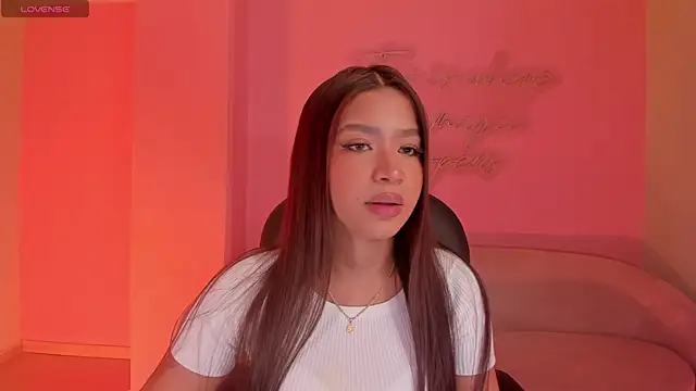 Snapshot of SophieHouston_ chatting on 12, 7, 2026 SophieHouston online show from 12, 7, 2026