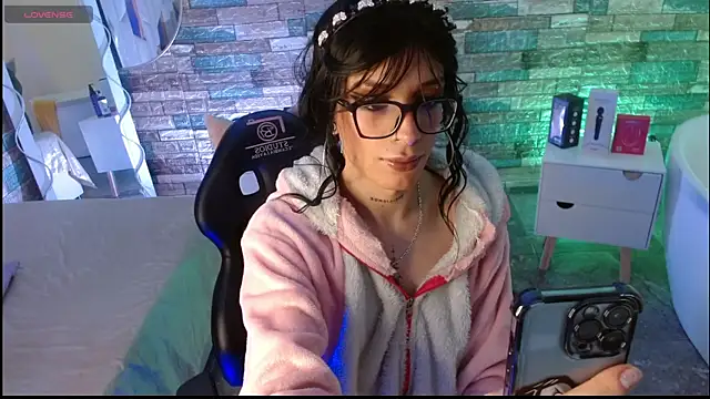 Snapshot of boyfox_tay chatting on 6, 10, 2025 boyfox tay online show from 6, 10, 2025