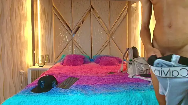 Hotcouple 222 online show from 15, 10, 2025