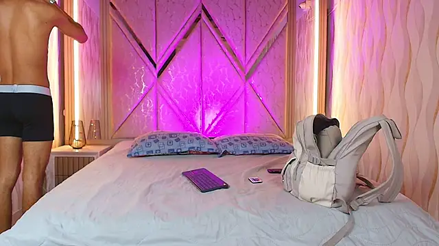 Hotcouple 222 online show from 5, 4, 2026