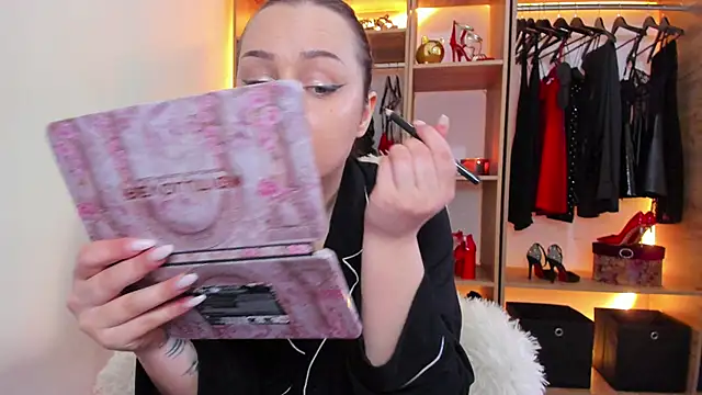 XynthiaHS online show from 15, 11, 2025