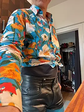 Snapshot of SexyLeon8 chatting on 23, 2, 2026 SexyLeon8 online show from 23, 2, 2026