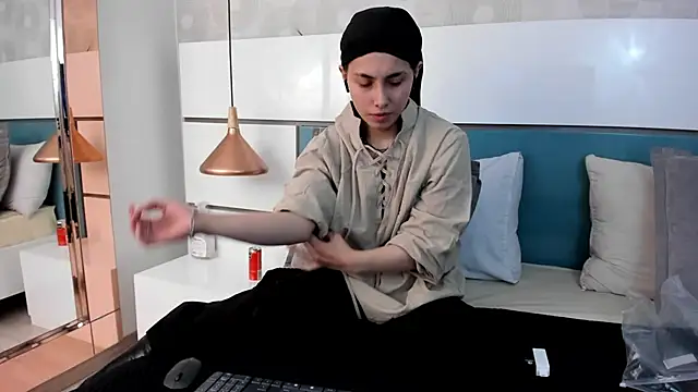 Ashkoreh online show from 7, 4, 2026