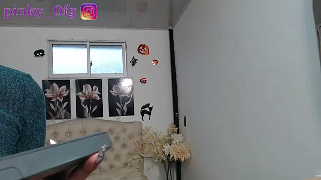 pinky f00x online show from 16, 10, 2025