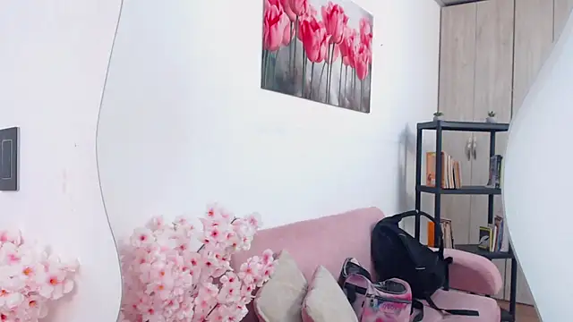 pinky f00x online show from 8, 4, 2026