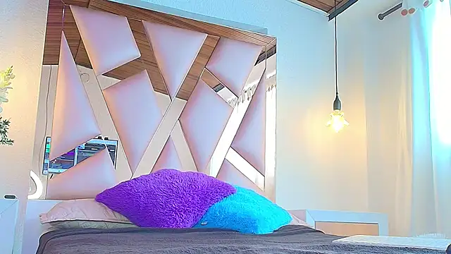 Victoria Thompson1 online show from 16, 9, 2025