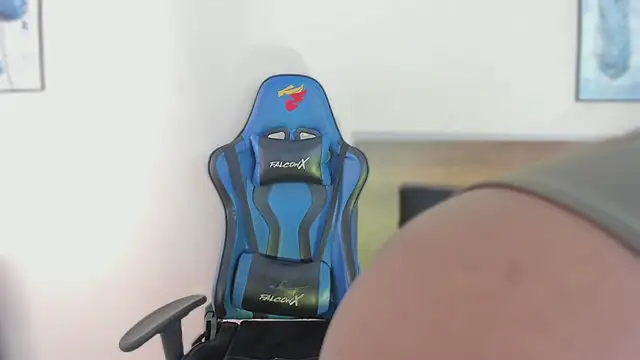 Niicol Jenner online show from 12, 2, 2026