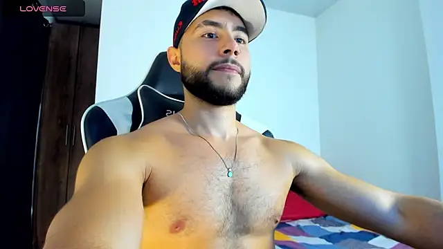 Snapshot of bryan_mugn chatting on 3, 10, 2025 bryan mugn online show from 3, 10, 2025