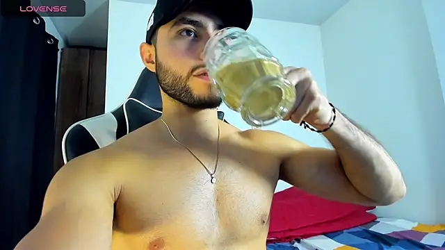 Snapshot of bryan_mugn chatting on 11, 10, 2025 bryan mugn online show from 11, 10, 2025