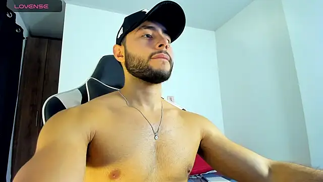 Snapshot of bryan_mugn chatting on 14, 10, 2025 bryan mugn online show from 14, 10, 2025