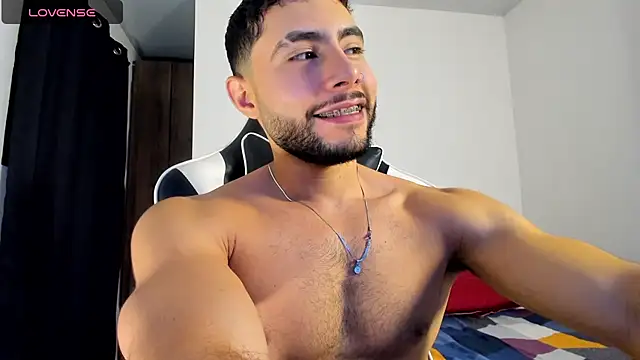 Snapshot of bryan_mugn chatting on 4, 11, 2025 bryan mugn online show from 4, 11, 2025