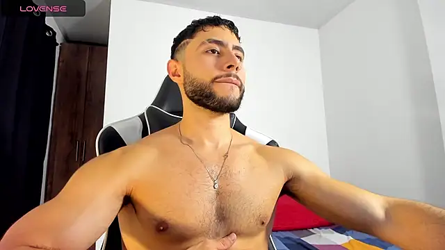 Snapshot of bryan_mugn chatting on 13, 11, 2025 bryan mugn online show from 13, 11, 2025