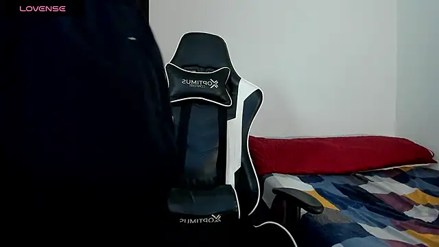 Snapshot of bryan_mugn chatting on 18, 11, 2025 bryan mugn online show from 18, 11, 2025