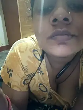 Cute Amiya online show from 8, 9, 2025