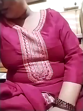 Cute Amiya online show from 4, 11, 2025