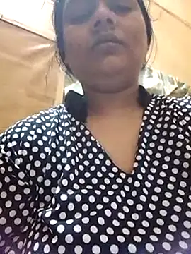 Cute Amiya online show from 9, 11, 2025