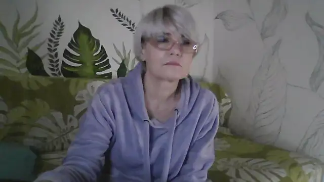 Catty Lady online show from 22, 12, 2025