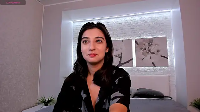 Snapshot of Elfy_Rare_ chatting on 4, 10, 2025 Elfy Rare online show from 4, 10, 2025