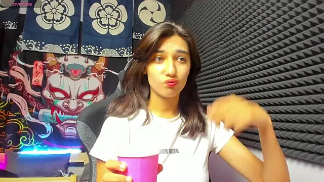 Elfy Rare  online show from 23, 10, 2025