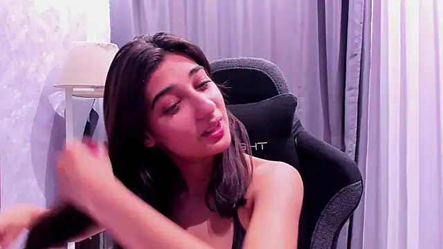 Elfy Rare  online show from 2, 11, 2025