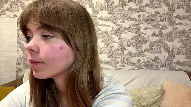 Snapshot of CoralinaEastoy chatting on 7, 10, 2025 CoralinaEastoy online show from 7, 10, 2025