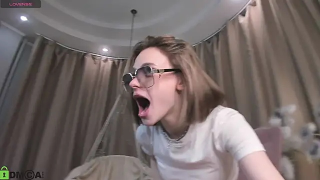 Naomi   Rias online show from 25, 10, 2025