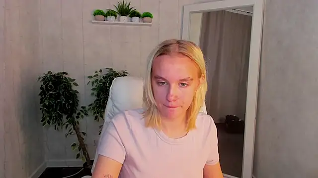 Snapshot of Carolin_Miller chatting on 29, 9, 2025 Carolin Miller online show from 29, 9, 2025
