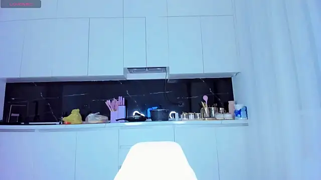 nana le online show from 9, 11, 2025