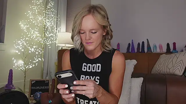 Taylorlove303 online show from 7, 1, 2026