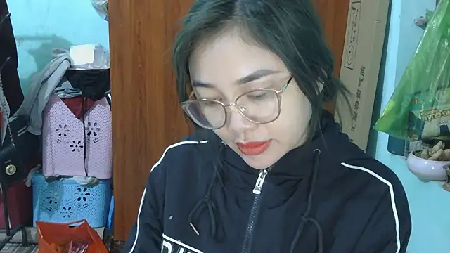 Uhem112 online show from 10, 1, 2026