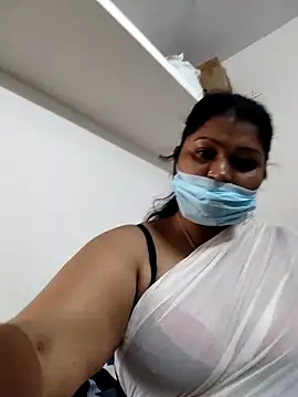 Snapshot of tamil_Miraclequeen chatting on 8, 11, 2025 tamil Miraclequeen online show from 8, 11, 2025