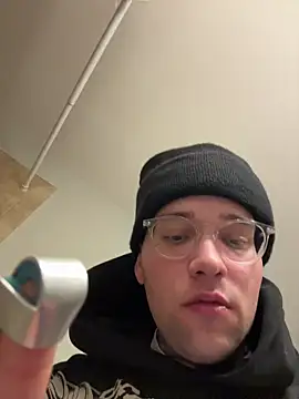 Snapshot of robin_bones chatting on 11, 11, 2025 robin bones online show from 11, 11, 2025