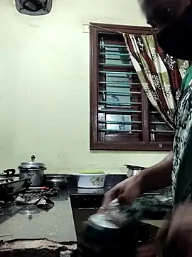 Snapshot of papukurty chatting on 28, 9, 2025 papukurty online show from 28, 9, 2025