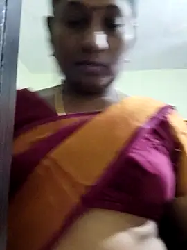 Snapshot of papukurty chatting on 1, 10, 2025 papukurty online show from 1, 10, 2025