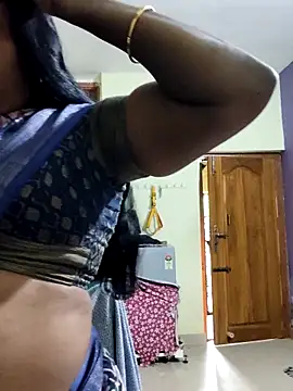 Snapshot of papukurty chatting on 4, 10, 2025 papukurty online show from 4, 10, 2025