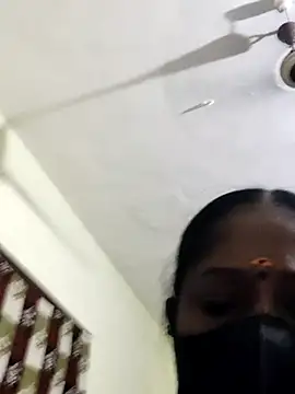 Snapshot of papukurty chatting on 5, 10, 2025 papukurty online show from 5, 10, 2025